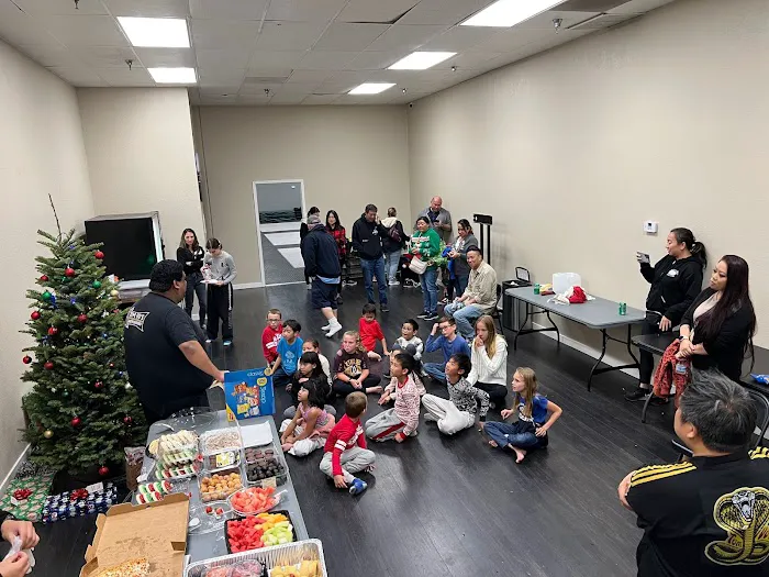 Tom Vo's Taekwondo Picture 3