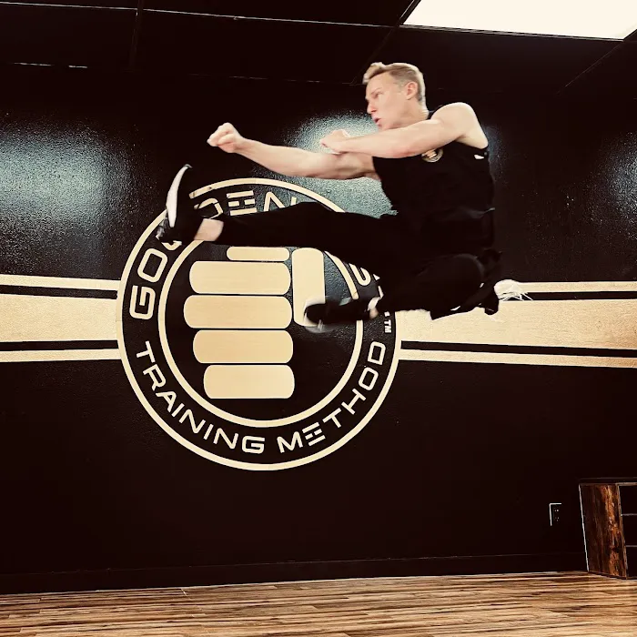 Golden Fist Training Method & Martial Arts Picture 6