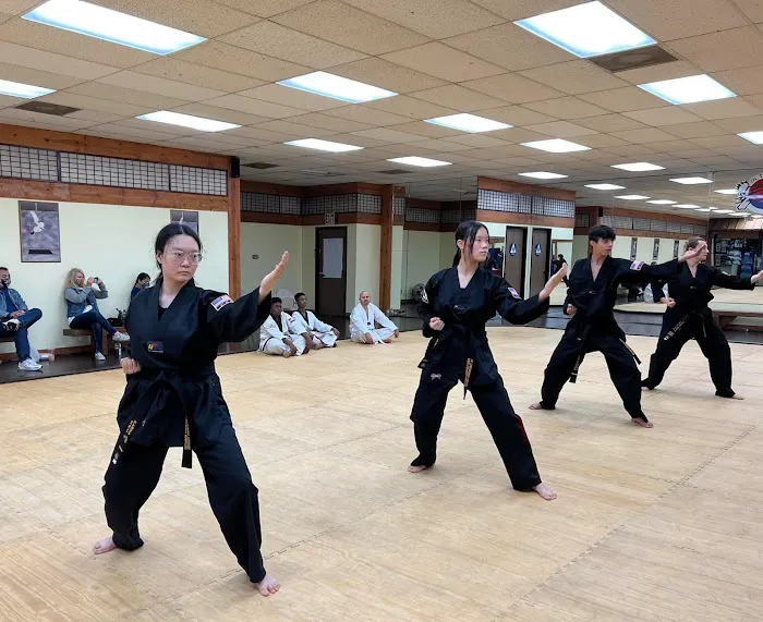 YK taekwondo center Picture 6