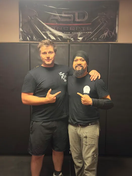 Advanced Self-Defense Concepts Picture 10