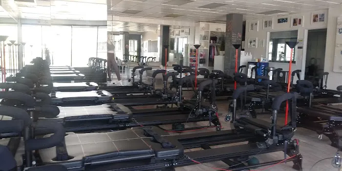 The Pit Malibu Picture 1