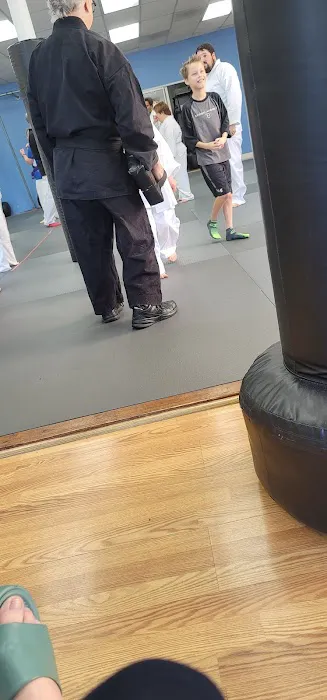 Family Karate Picture 4