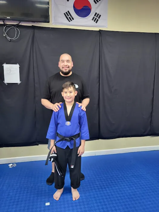 Tom Vo’s Taekwondo Picture 8