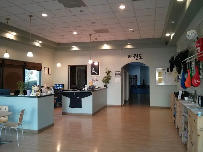 Club TKD Martial Arts Picture 2