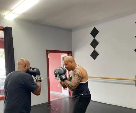 Just Kickin’it Kickboxing