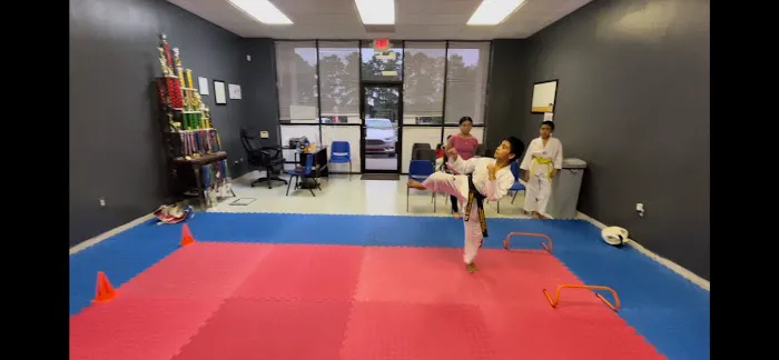 Riverdale Martial Arts | Master Riley's Taekwondo Picture 5