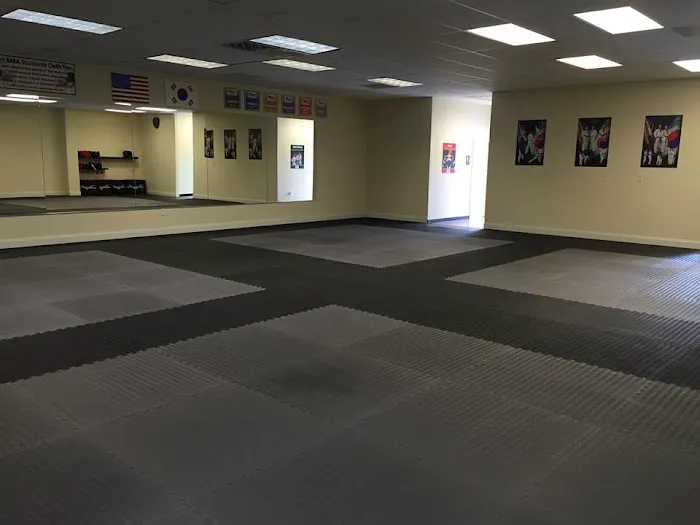 Master Lee's Top Martial Arts Picture 6