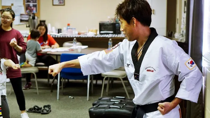 K-TOP WORLD TAEKWONDO Picture 2