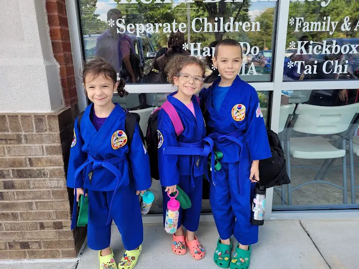 Choe's Hapkido Martial Arts and Kickboxing Picture 1