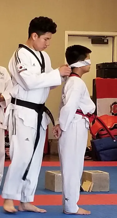THUNDER KIDS WEST: GRAND MASTER HÉCTOR ACEVEDO.6th DEGREE BLACK BELT TAEKWONDO ITF WORLD Picture 2