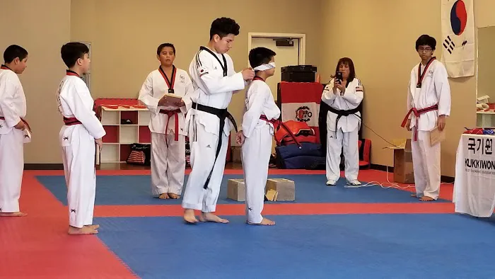 THUNDER KIDS WEST: GRAND MASTER HÉCTOR ACEVEDO.6th DEGREE BLACK BELT TAEKWONDO ITF WORLD Picture 1