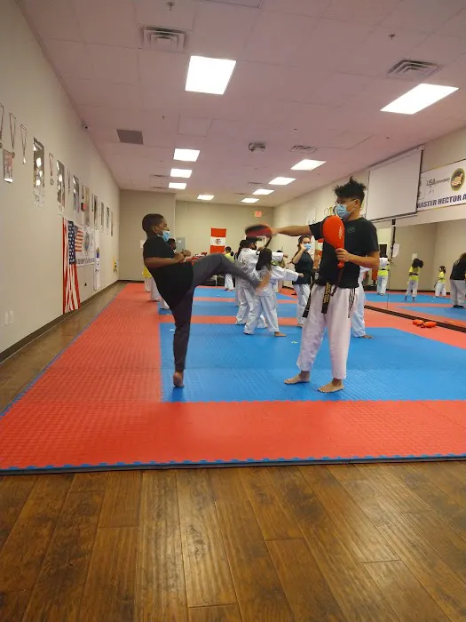 THUNDER KIDS WEST: GRAND MASTER HÉCTOR ACEVEDO.6th DEGREE BLACK BELT TAEKWONDO ITF WORLD Picture 4