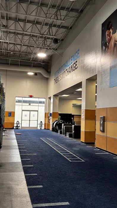 UFC FIT Centennial Picture 9