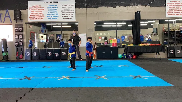 Family Martial Arts Picture 9