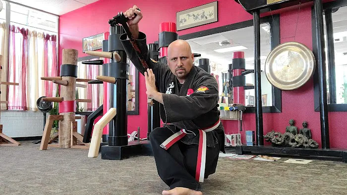 Shao-Lin Kung Fu & T'ai Chi Picture 2