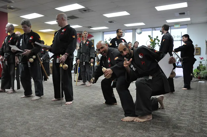 Shao-Lin Kung Fu & T'ai Chi Picture 4