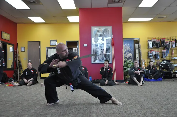 Shao-Lin Kung Fu & T'ai Chi Picture 6