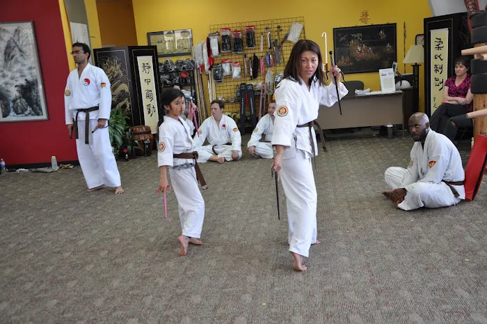 Shao-Lin Kung Fu & T'ai Chi Picture 10