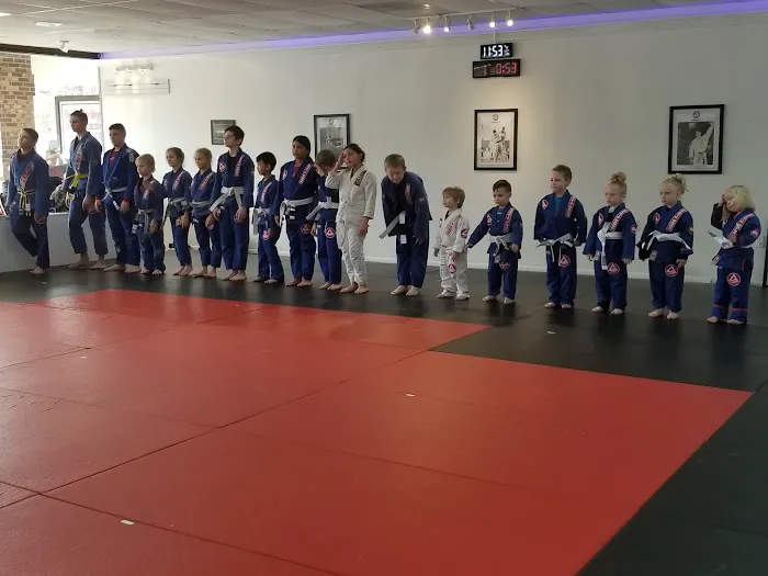Gracie Barra Trinity - Brazilian Jiu-Jitsu & Self Defense Picture 10