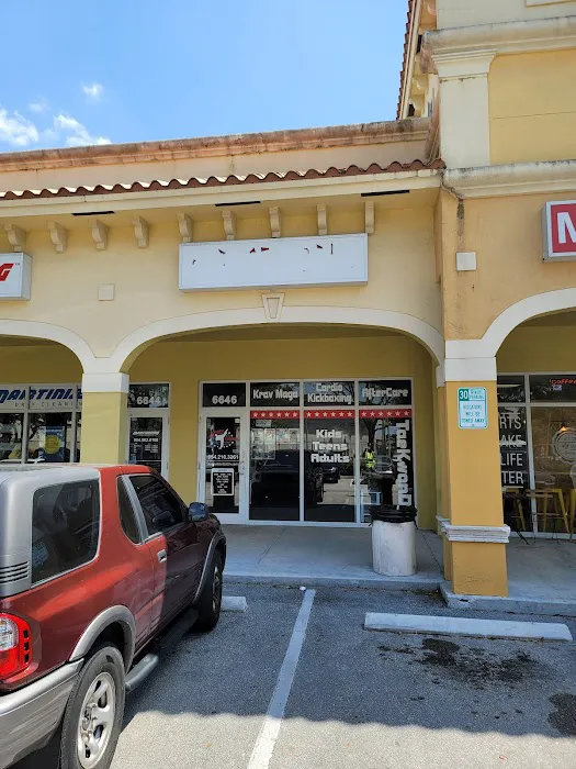 Karate World Picture 1