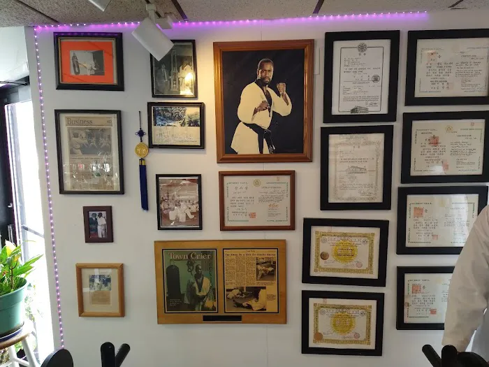 Master Charlie's International School of Martial Art & Fitness Picture 9