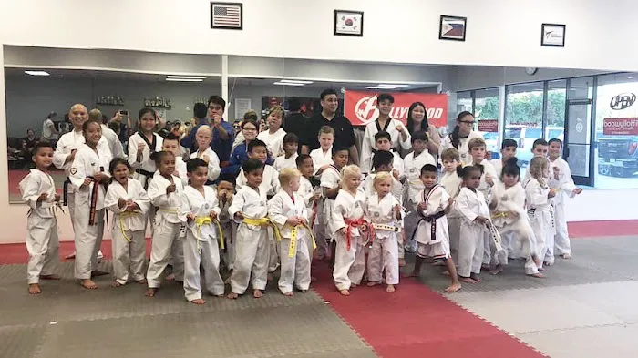 Hollywood Martial Arts Studio Fresno Taekwondo Picture 6