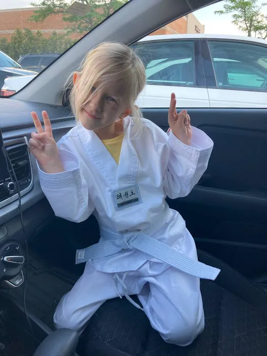 W. Kim Taekwondo Schaumburg - Martial Arts Picture 8