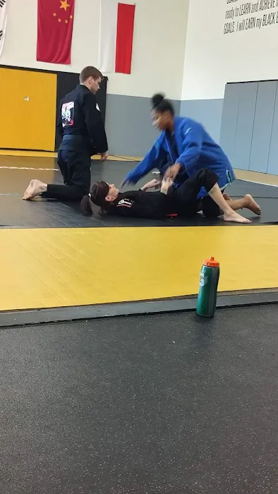 Fit 2 Defend Academy Picture 9