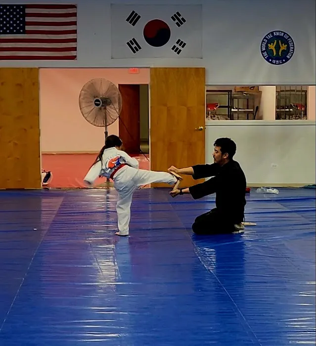 Lee's Tae Kwon Do Picture 2
