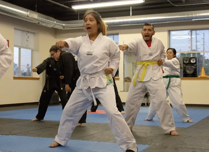 Lee's Martial Arts Academy Picture 2