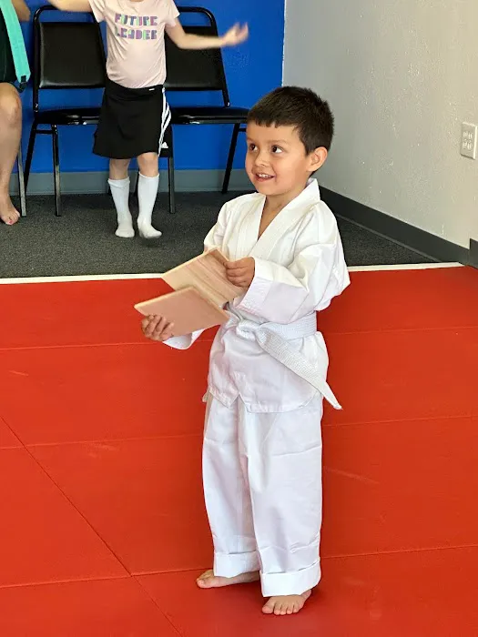 Momentum Martial Arts Oconomowoc Picture 10