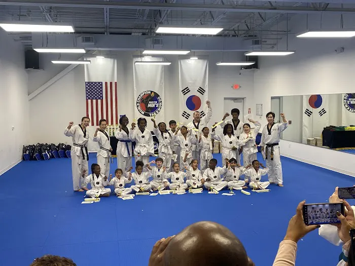 Master Min's World Champion Taekwondo Picture 6