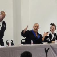 Henderson's Martial Arts ico