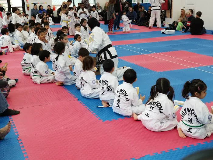 Fit & Kick - ITF Taekwondo & KickBoxing Picture 10