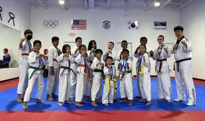 Master Jin's White Tiger Taekwondo Picture 9