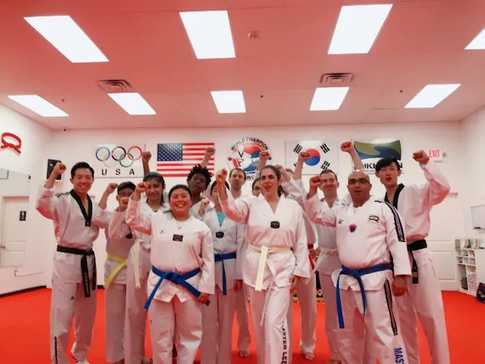 Leaders Taekwondo - Formerly known as Master Lee's World Champion TKD Cinco Ranch Picture 2