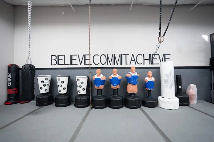 Believe Commit Achieve Parkour Picture 8