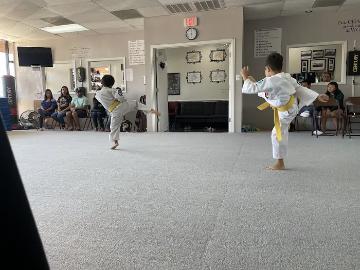 H-E-B/Grapevine Martial Arts Picture 6