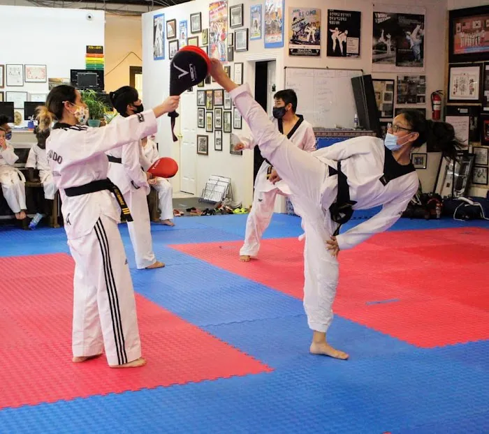 Lee's International Tae Kwon Do Picture 9