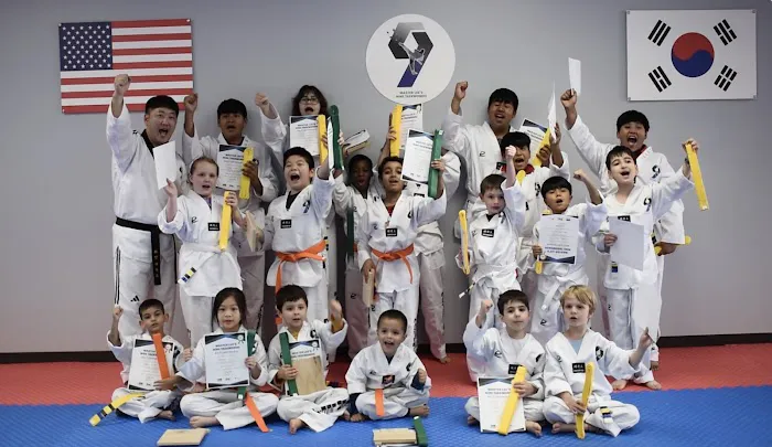 Master Lee's Nine Taekwondo Picture 3