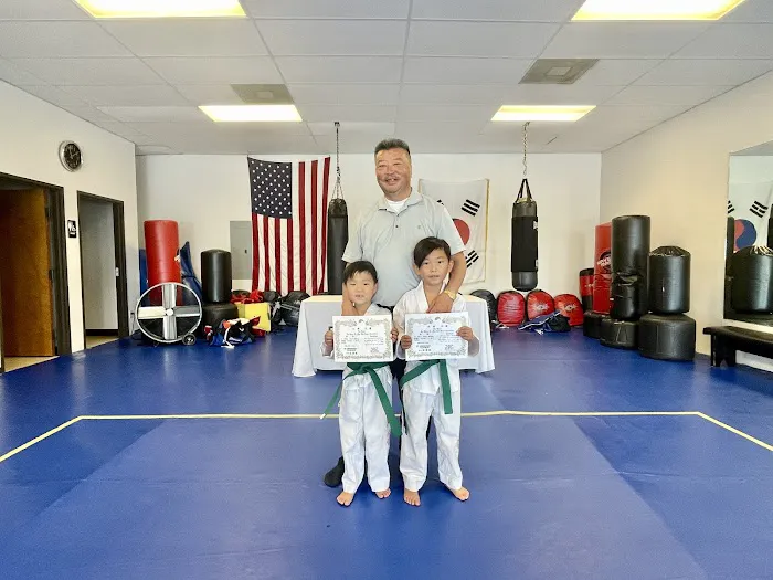 Ahn's Tae Kwon Do Institute Picture 2