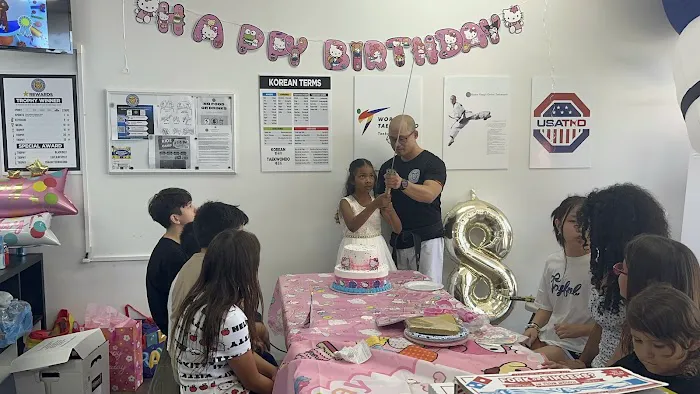 Master Kang's Evolve Taekwondo Picture 8