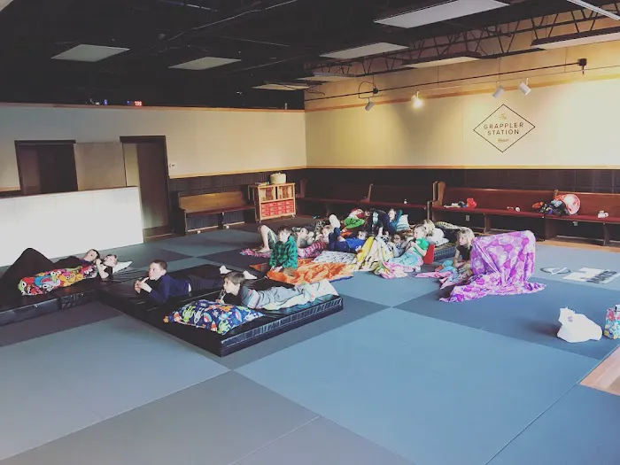 Grappler Station Picture 2