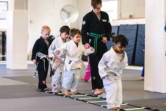 Grappler Station Picture 9