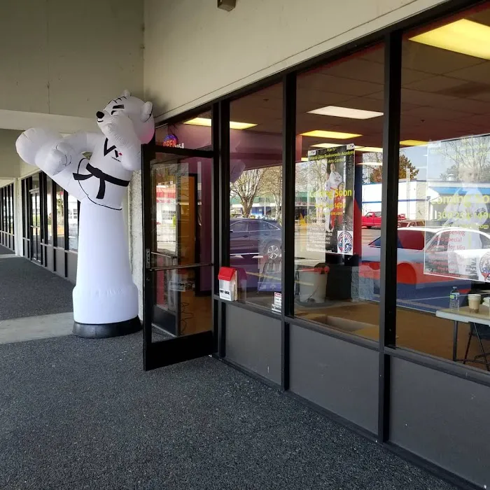 Han's World Class Taekwondo Academy. Mill Plain Picture 2