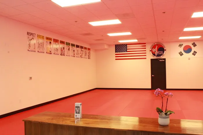 Master Yoo's World Champion Tae Kwon Do Picture 3