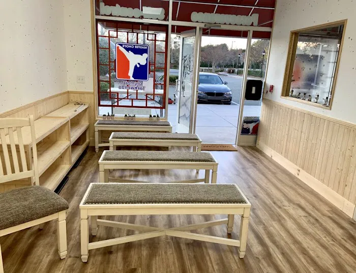 Master Choi's Olympic Taekwondo Picture 4