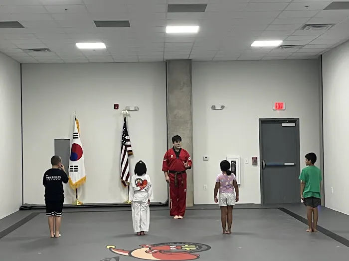 Kim's Yong-In Martial Arts Apex Picture 2