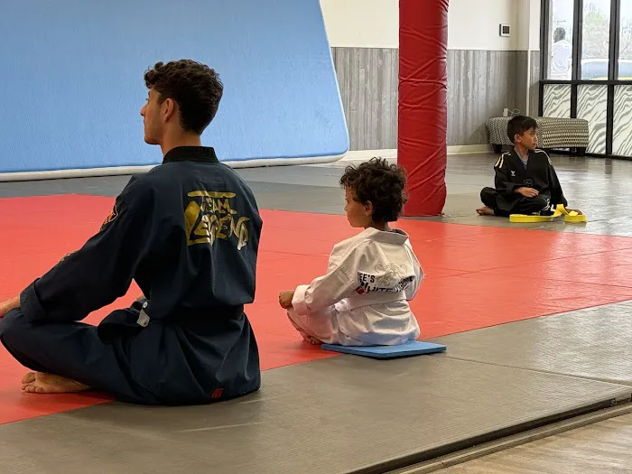 Lee's White Tiger Picture 1