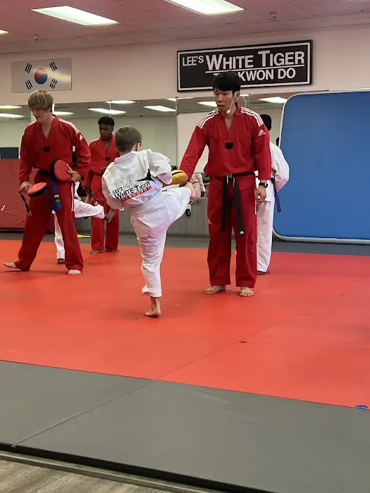 Lee's White Tiger Picture 3